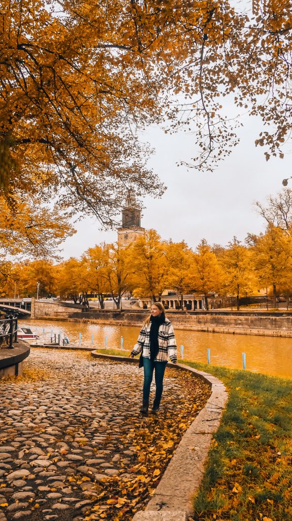 Exploring Turku city center in autumn, Finland – me enjoying the fall colors and charming streets