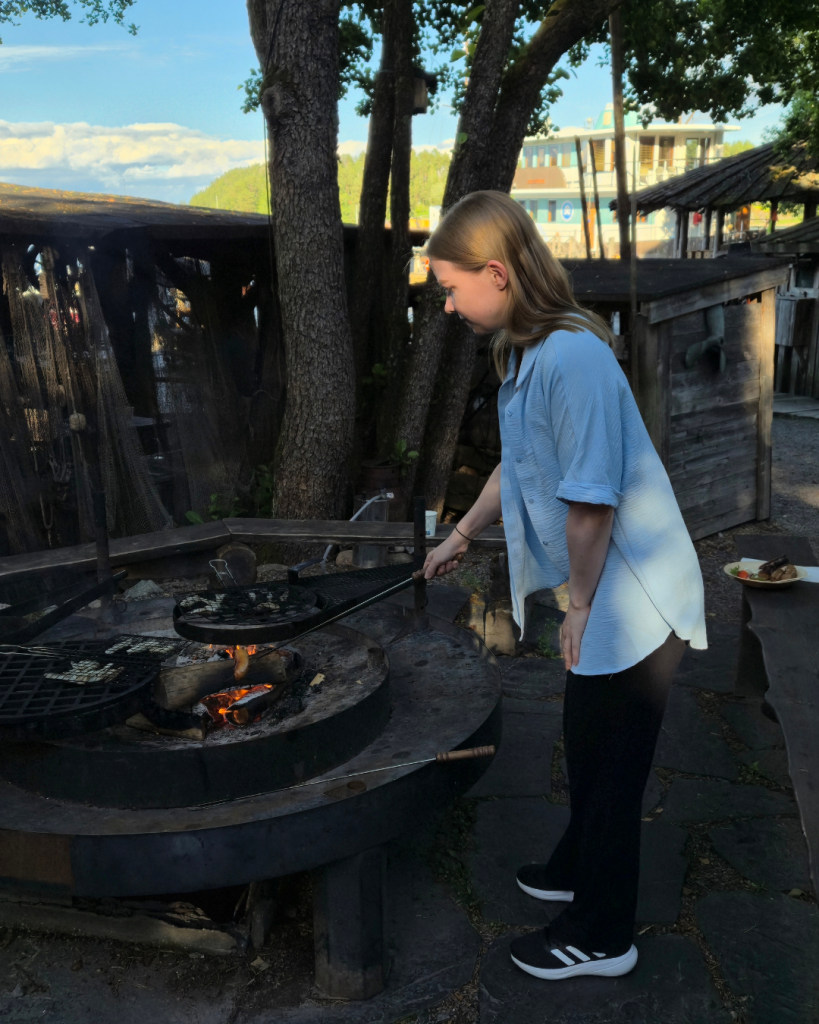 Open-fire cooking experience at Herrankukkaro in Southwest Finland.