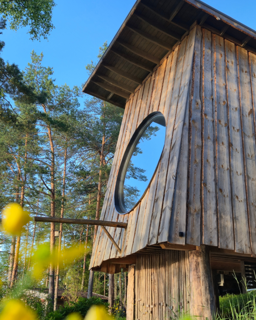 Unique wooden birdhouse accommodation at Herrankukkaro.